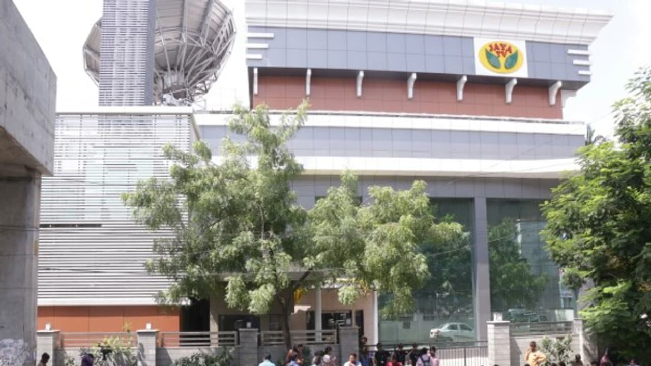 இந்தியாவில் முதல் முறையாக....வரலாற்று சாதனை படைத்த வருமானவரி "சோதனை"...! இந்தியாவில் முதல் முறையாக....வரலாற்று சாதனை படைத்த வருமானவரி "சோதனை"...!