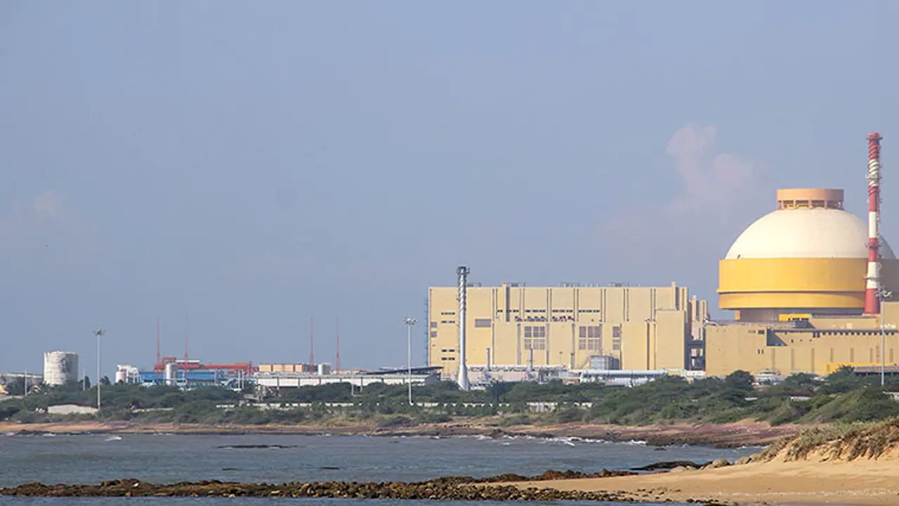 போராட்டம் அறிவித்த மக்கள்; அடிபணிந்த அணுமின்நிலைய அதிகாரிகள் உள்ளூர் மக்களுக்கே முக்கியத்துவம் என அறிவிப்பு