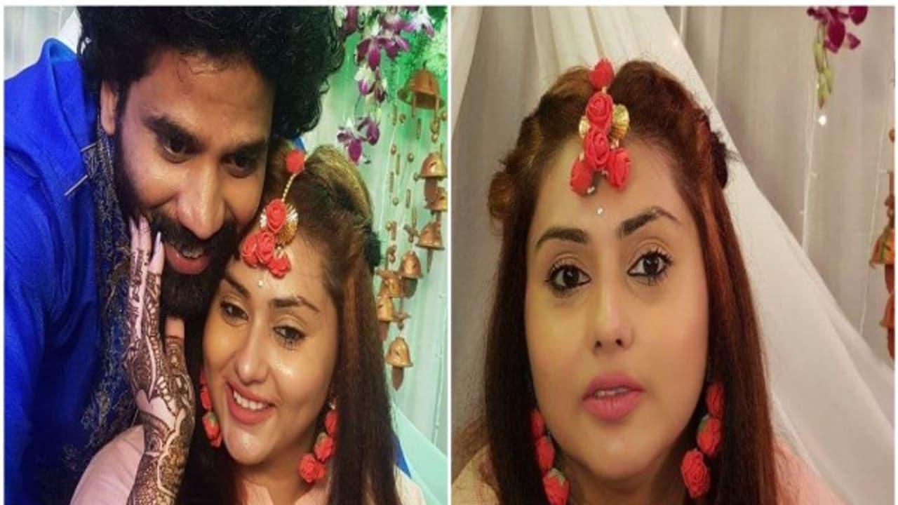 மச்சான்ஸ் நமிதாவின் மெஹந்தி நிகழ்ச்சி... குவியும் வாழ்த்து! மச்சான்ஸ் நமிதாவின் மெஹந்தி நிகழ்ச்சி... குவியும் வாழ்த்து!