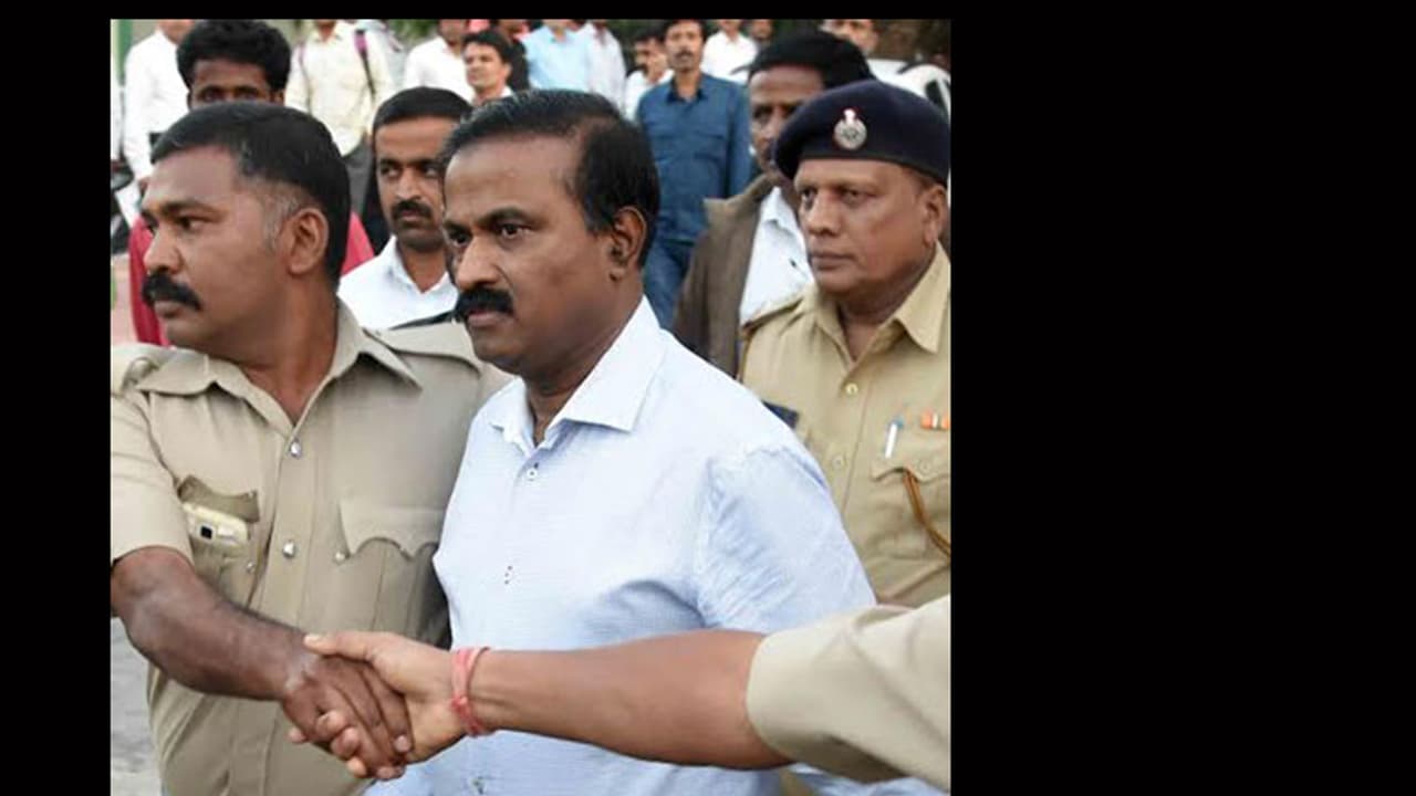 ಎಸ್.ಸಿ ಜಯಚಂದ್ರಗೆ ಷರತ್ತುಬದ್ಧ ಜಾಮೀನು ಎಸ್.ಸಿ ಜಯಚಂದ್ರಗೆ ಷರತ್ತುಬದ್ಧ ಜಾಮೀನು