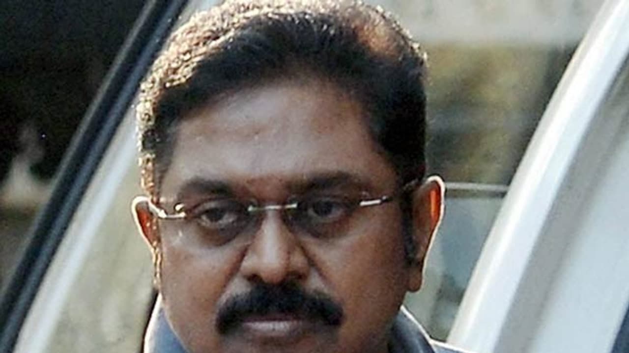 ஆதரவாளர்கள் கைது எதிரொலி.. தமிழக தலைமை தேர்தல் அதிகாரி ராஜேஷ் லக்கானியை சந்திக்கிறார் தினகரன்..! ஆதரவாளர்கள் கைது எதிரொலி.. தமிழக தலைமை தேர்தல் அதிகாரி ராஜேஷ் லக்கானியை சந்திக்கிறார் தினகரன்..!