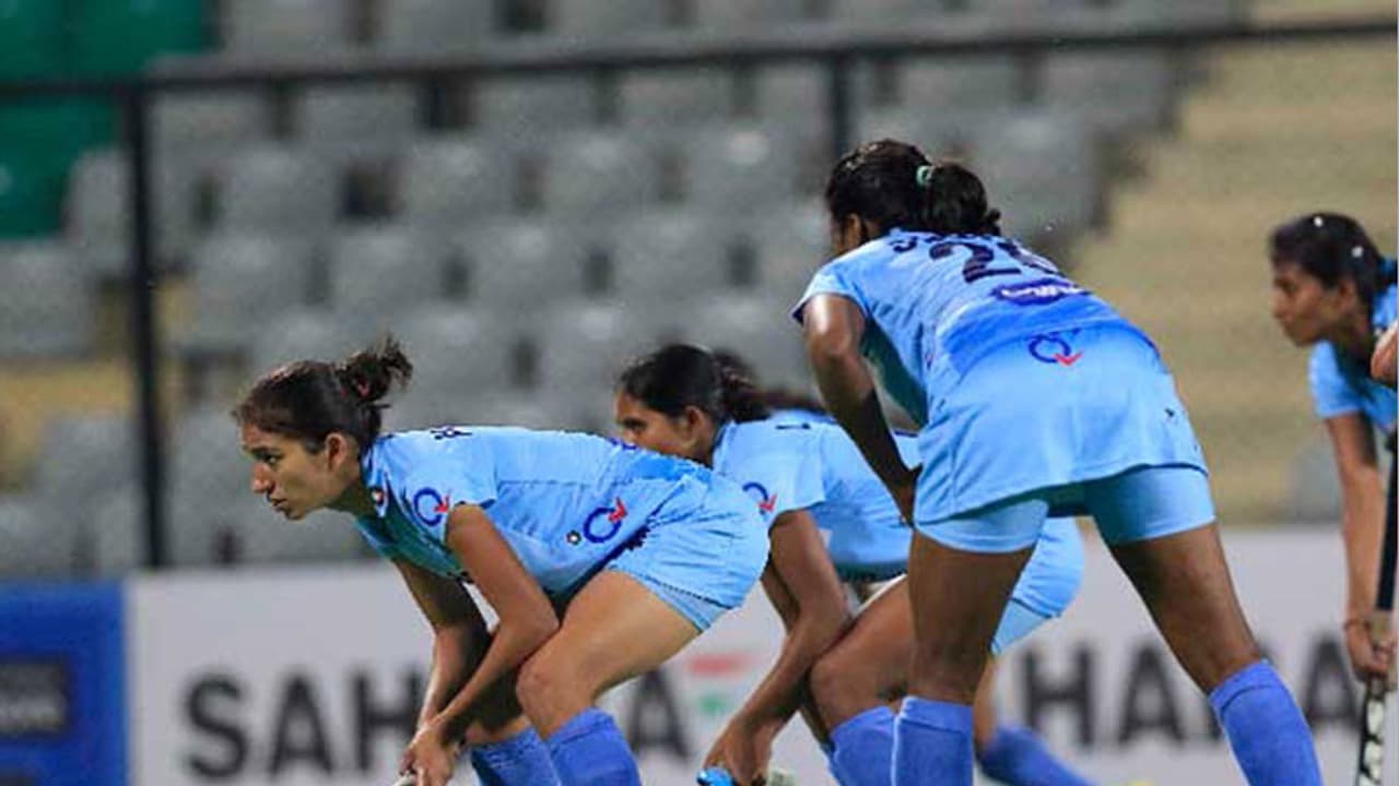 ಮಹಿಳಾ ಹಾಕಿ ವಿಶ್ವಕಪ್: ಭಾರತ ಇಂಗ್ಲೆಂಡ್ ಪಂದ್ಯ ಡ್ರಾನಲ್ಲಿ ಅಂತ್ಯ ಮಹಿಳಾ ಹಾಕಿ ವಿಶ್ವಕಪ್: ಭಾರತ ಇಂಗ್ಲೆಂಡ್ ಪಂದ್ಯ ಡ್ರಾನಲ್ಲಿ ಅಂತ್ಯ