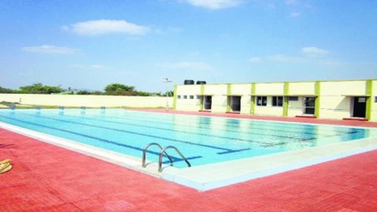 நீச்சல் குளங்களுக்கு வருகிறது சிக்கல்... நீச்சல் குளங்களுக்கு வருகிறது சிக்கல்...