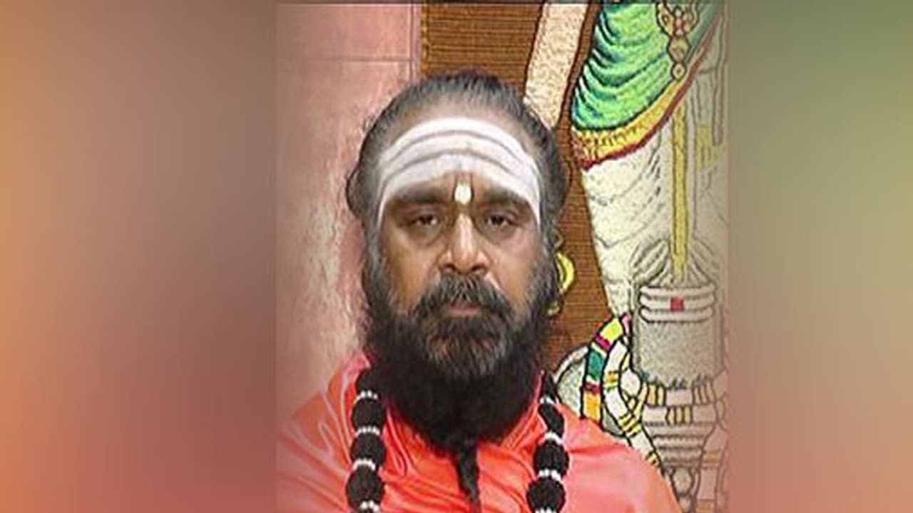 ಸಾಮಾಜಿಕ ಜಾಲತಾಣಗಳಲ್ಲಿ ಚರ್ಚೆಗೆ ಗ್ರಾಸವಾಯ್ತು ರಂಭಾಪುರಿ ಶ್ರೀಗಳ ಸ್ಕೂಲ್ ಸರ್ಟಿಫಿಕೇಟ್! ಸಾಮಾಜಿಕ ಜಾಲತಾಣಗಳಲ್ಲಿ ಚರ್ಚೆಗೆ ಗ್ರಾಸವಾಯ್ತು ರಂಭಾಪುರಿ ಶ್ರೀಗಳ ಸ್ಕೂಲ್ ಸರ್ಟಿಫಿಕೇಟ್!