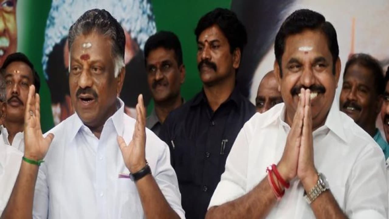 பேருந்து கட்டண உயர்வு சரி...! அப்புறம் ஏன் இதுல கையை வச்சாங்க...? செம்ம கடுப்பில் போக்குவரத்து ஊழியர்கள்... பேருந்து கட்டண உயர்வு சரி...! அப்புறம் ஏன் இதுல கையை வச்சாங்க...? செம்ம கடுப்பில் போக்குவரத்து ஊழியர்கள்...