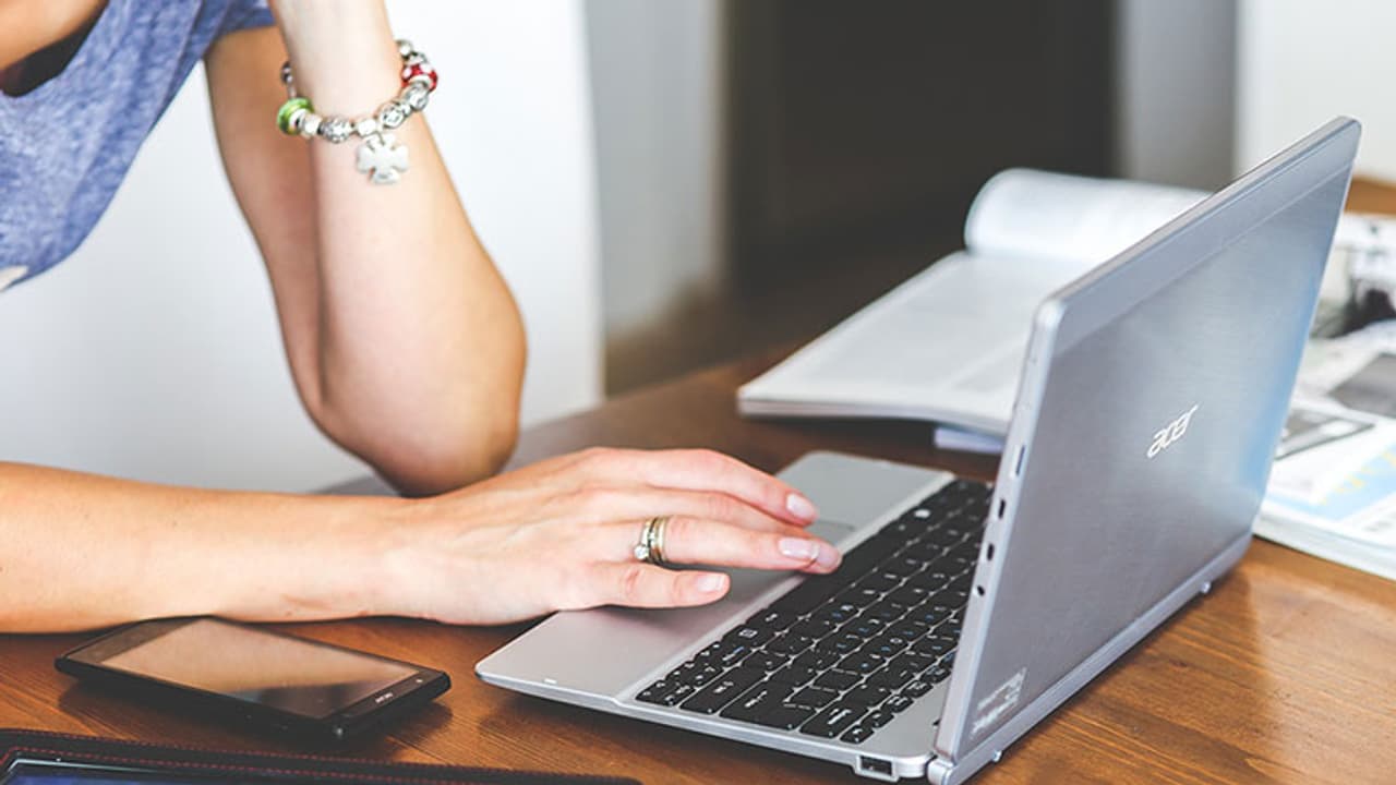 ഫേസ്ബുക്ക് കുളിമുറിയില് നാം നഗ്നരാണ്! ഫേസ്ബുക്ക് കുളിമുറിയില് നാം നഗ്നരാണ്!