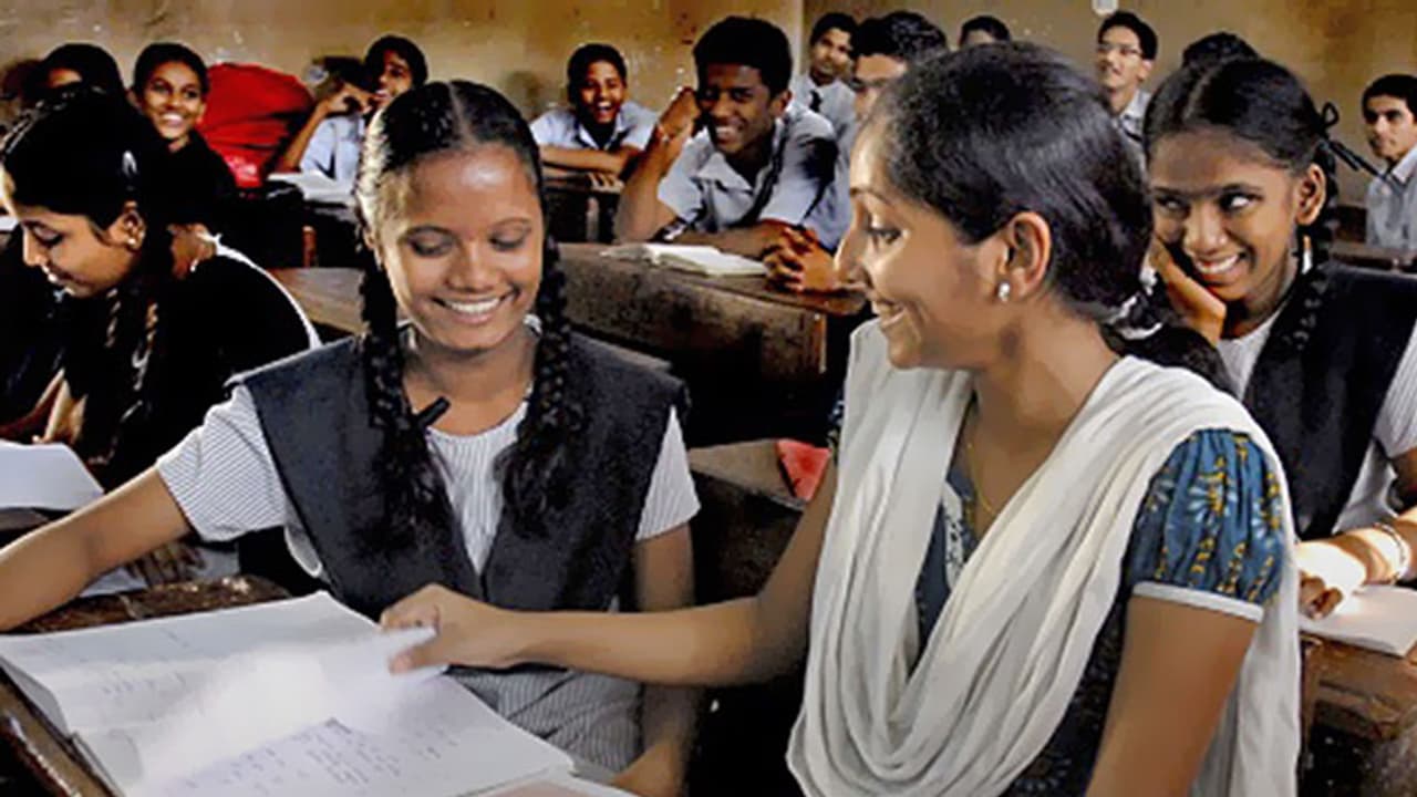 ಮಹಾನವಮಿ ಹಬ್ಬಕ್ಕೆ ಸರ್ಕಾರಿ ರಜೆ ಇದ್ದರೂ, ಕ್ರಿಶ್ಚಿಯನ್ ಶಾಲೆಗಳಿಗಿಲ್ಲ ರಜೆ ಮಹಾನವಮಿ ಹಬ್ಬಕ್ಕೆ ಸರ್ಕಾರಿ ರಜೆ ಇದ್ದರೂ, ಕ್ರಿಶ್ಚಿಯನ್ ಶಾಲೆಗಳಿಗಿಲ್ಲ ರಜೆ