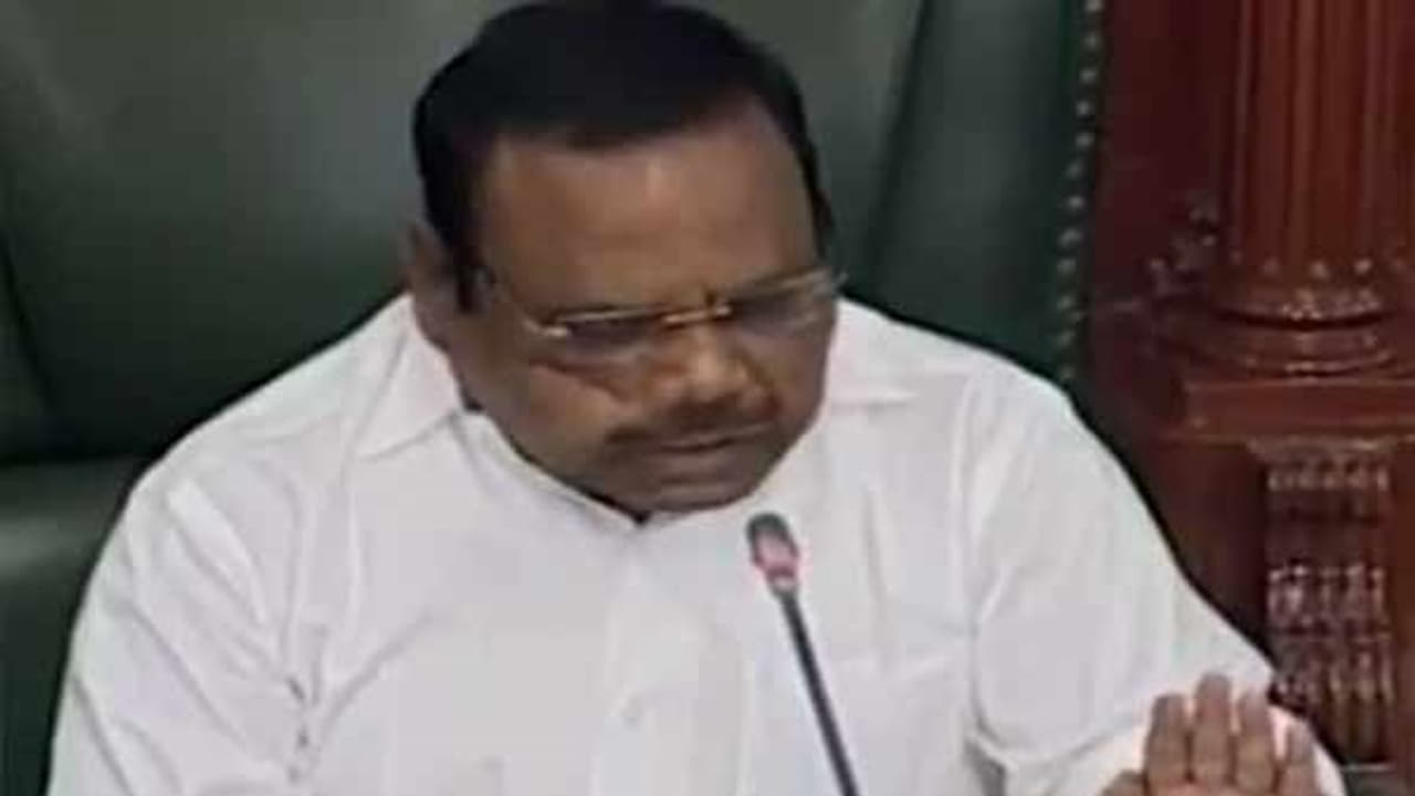 நான் எடப்பாடி பக்கம் தான்... நூற்றாண்டு விழாவில் உறுதி செய்த சபாநாயகர்... நான் எடப்பாடி பக்கம் தான்... நூற்றாண்டு விழாவில் உறுதி செய்த சபாநாயகர்...