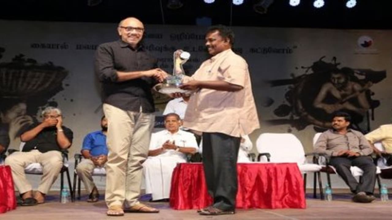 மனித மலத்தை மனிதன் அள்ளுவதை தடுக்க சத்யாராஜ் சொன்ன அதிரடி யோசனை… மனித மலத்தை மனிதன் அள்ளுவதை தடுக்க சத்யாராஜ் சொன்ன அதிரடி யோசனை…