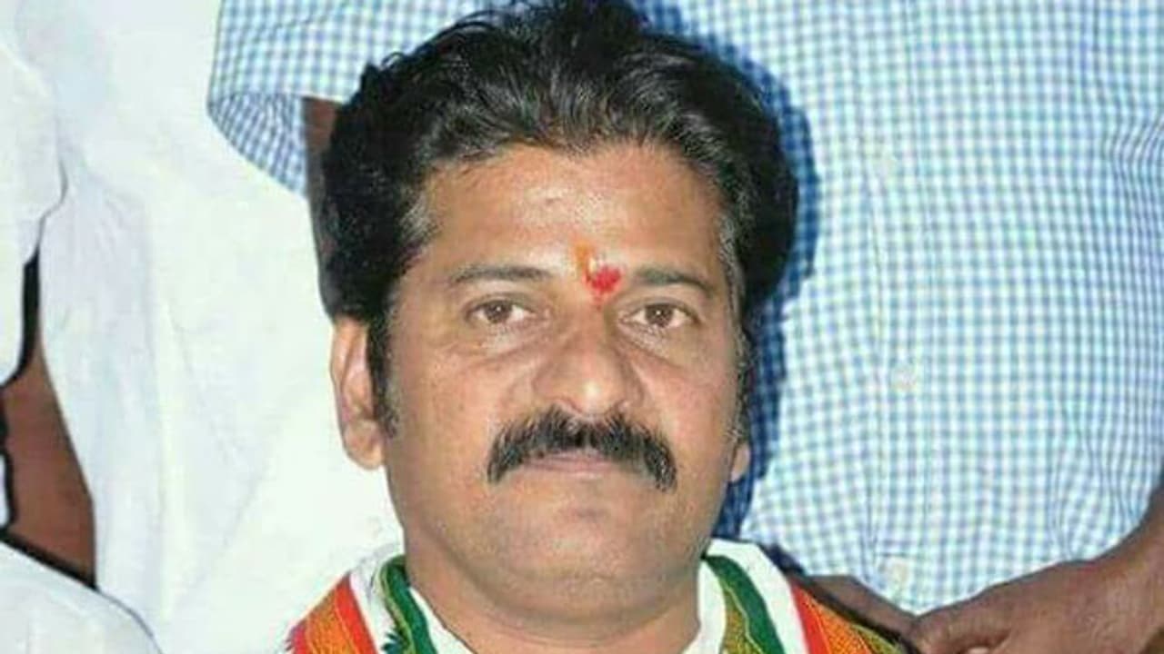 రేవంత్ కు గోపనపల్లి భూముల ఉచ్చు: వెనుక కథ ఇదీ రేవంత్ కు గోపనపల్లి భూముల ఉచ్చు: వెనుక కథ ఇదీ