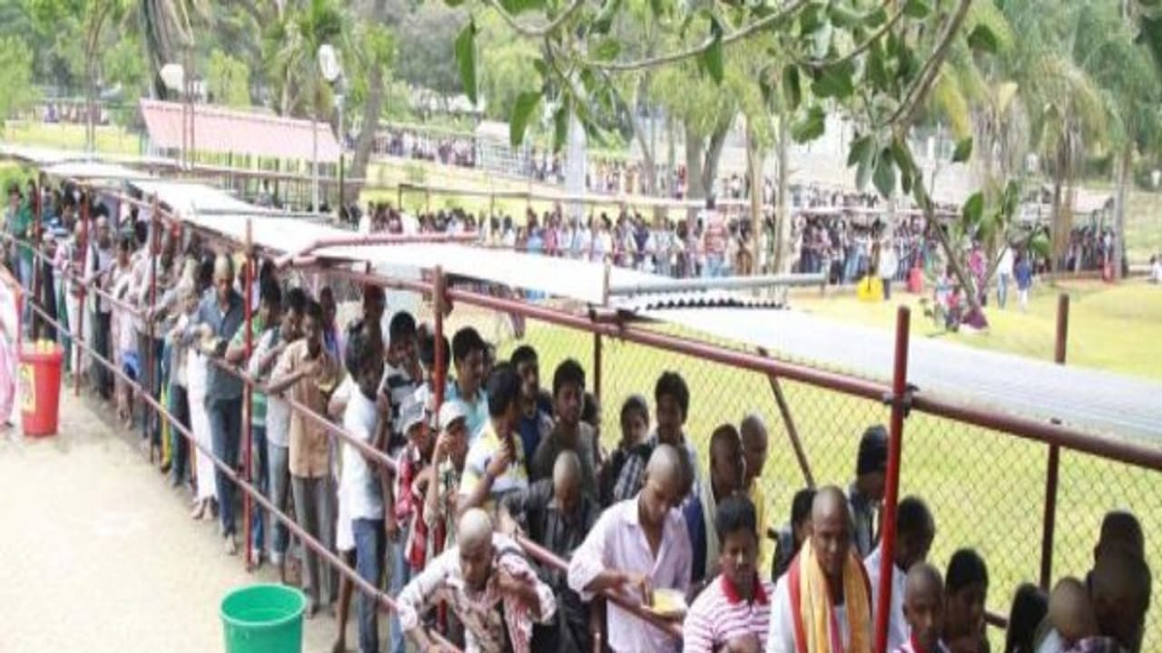 దళారులు.. దందాలు.. అంబర్‌పేట,వరంగల్ ఎమ్మెల్యేల పేరుతో..