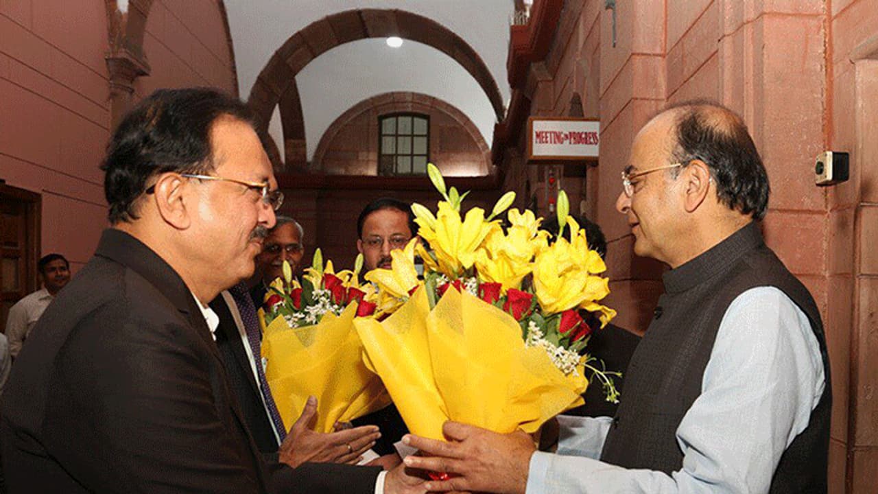 ರಕ್ಷಣಾ ಸಚಿವರಾಗಿ ಜೇಟ್ಲಿ ಅಧಿಕಾರ ಸ್ವೀಕಾರ ರಕ್ಷಣಾ ಸಚಿವರಾಗಿ ಜೇಟ್ಲಿ ಅಧಿಕಾರ ಸ್ವೀಕಾರ