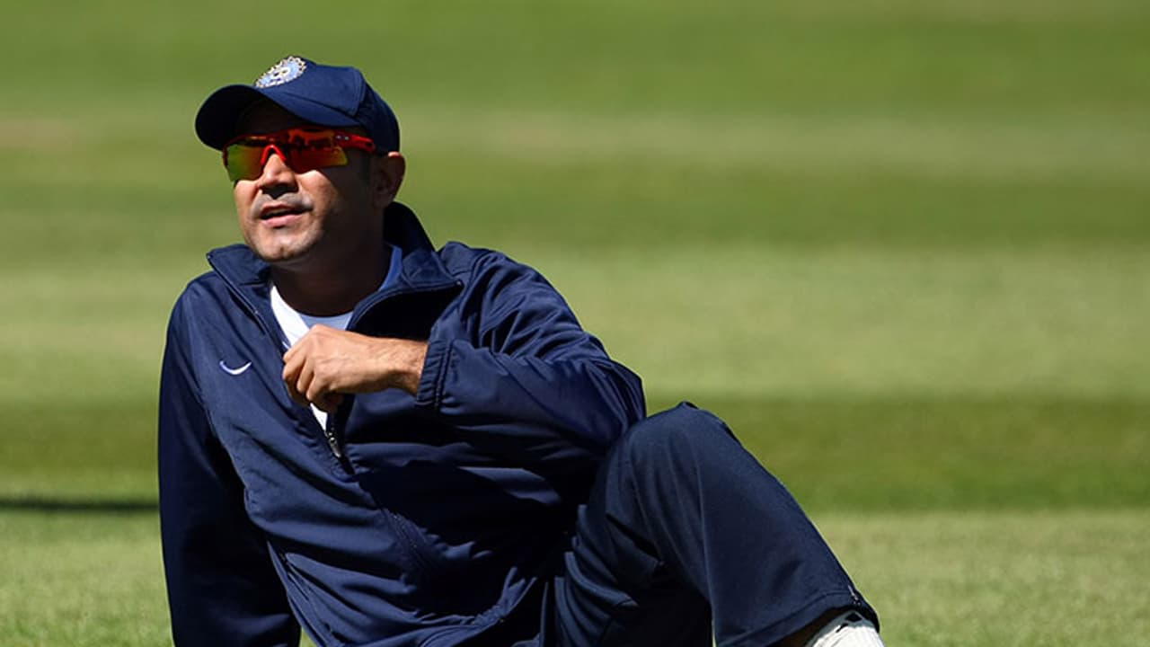 ಹೊಸ ಫುಟ್ಬಾಲ್ ಪ್ರತಿಭೆಯನ್ನು ಹುಡುಕಿದ ವೀರೂ..! ಹೊಸ ಫುಟ್ಬಾಲ್ ಪ್ರತಿಭೆಯನ್ನು ಹುಡುಕಿದ ವೀರೂ..!