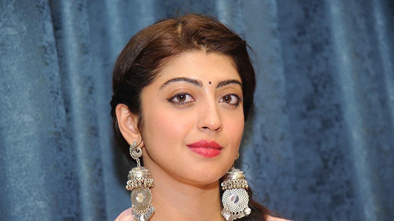 పెళ్లి కబురు చెప్పిన ప్రణీత పెళ్లి కబురు చెప్పిన ప్రణీత