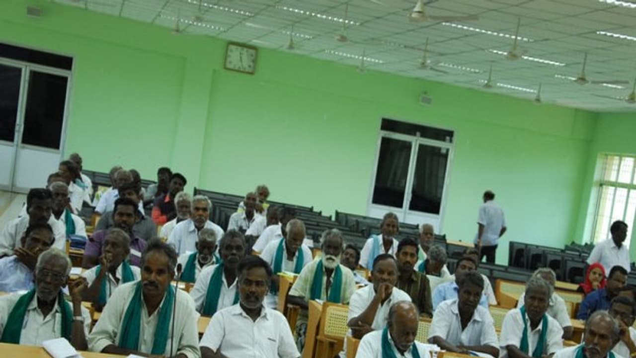 காரசாரமாக நடந்த விவசாயிகள் குறைதீர் கூட்டம்; அதிகாரிகள் மெத்தனம் என்று ஆட்சியரிடம் புகார்… காரசாரமாக நடந்த விவசாயிகள் குறைதீர் கூட்டம்; அதிகாரிகள் மெத்தனம் என்று ஆட்சியரிடம் புகார்…