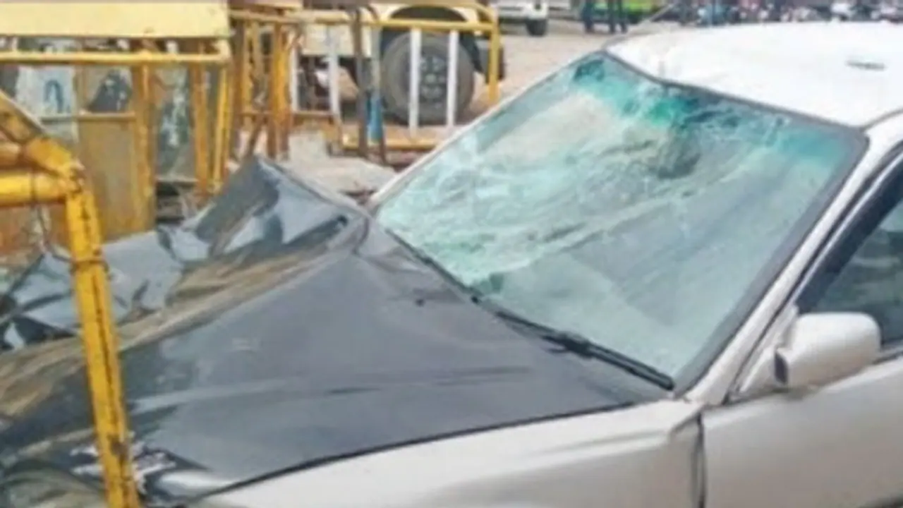 SI suffers fracture while trying to catch fleeing call centre employee SI suffers fracture while trying to catch fleeing call centre employee