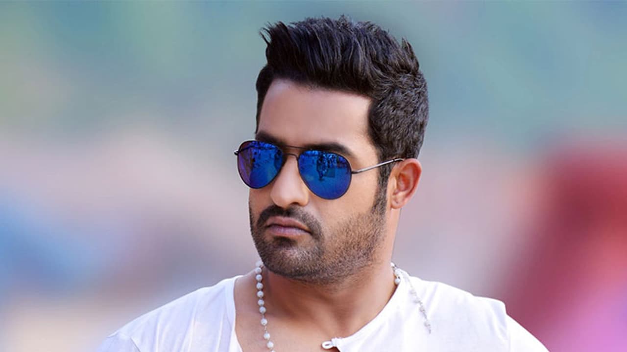 ఎన్టీఆర్ ఏకంగా పది కిలోల బరువు తగ్గాడట ఎన్టీఆర్ ఏకంగా పది కిలోల బరువు తగ్గాడట