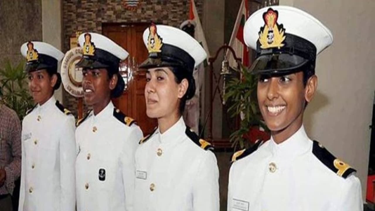 சபாஷ்…இந்திய கடற்படை புதிய வரலாறு முதல் விமான பெண் பைலட் சுபாங்கி சுவரூப் சபாஷ்…இந்திய கடற்படை புதிய வரலாறு முதல் விமான பெண் பைலட் சுபாங்கி சுவரூப்