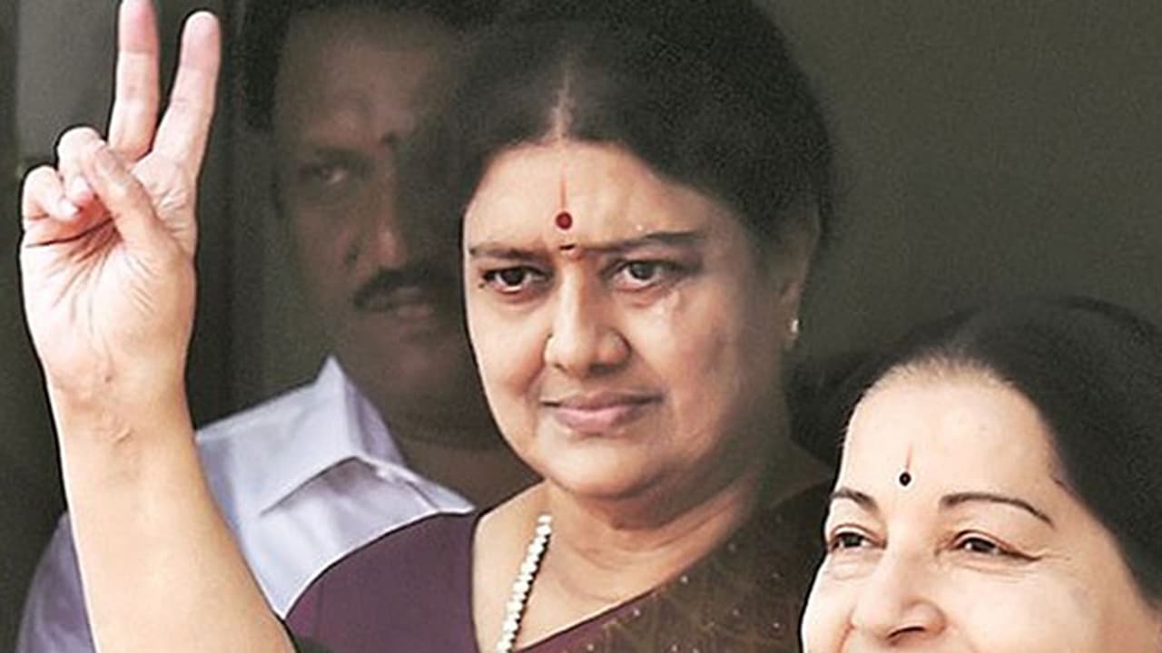 Jayalalithaa’s alleged son says, ‘Sasikala killed my mother’ Jayalalithaa’s alleged son says, ‘Sasikala killed my mother’