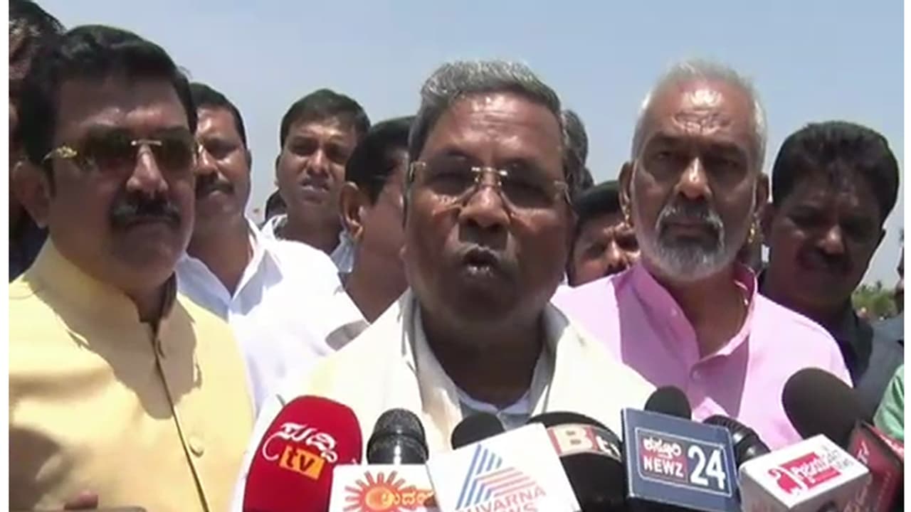 ഇവിടെയുണ്ട് ആ 118 എംഎല്എമാരും സിദ്ധരാമയ്യ ഇവിടെയുണ്ട് ആ 118 എംഎല്എമാരും സിദ്ധരാമയ്യ