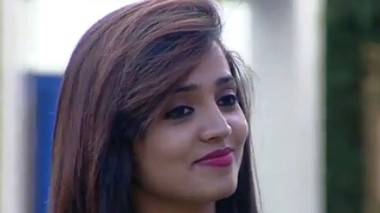 (ವಿಡಿಯೊ)ವಿವಾದಾತ್ಮಕ ಹೇಳಿಕೆ ನೀಡಿ ಕ್ಷಮೆ ಕೇಳಿದ ಸಂಜನಾ (ವಿಡಿಯೊ)ವಿವಾದಾತ್ಮಕ ಹೇಳಿಕೆ ನೀಡಿ ಕ್ಷಮೆ ಕೇಳಿದ ಸಂಜನಾ