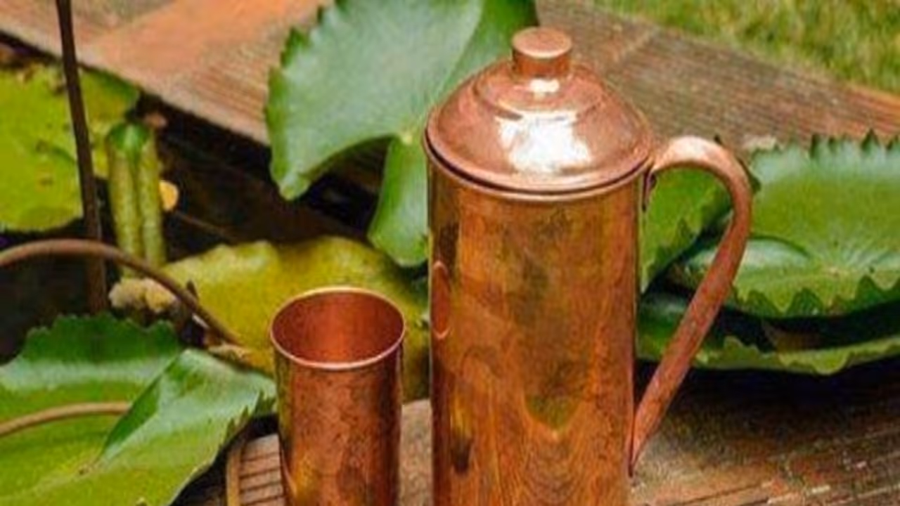 தாமிர பாத்திரத்தில் தண்ணீர் குடிப்பதால் உங்களுக்கு கிடைக்கும் பத்து அதிஅற்புத நன்மைகள்... தாமிர பாத்திரத்தில் தண்ணீர் குடிப்பதால் உங்களுக்கு கிடைக்கும் பத்து அதிஅற்புத நன்மைகள்...