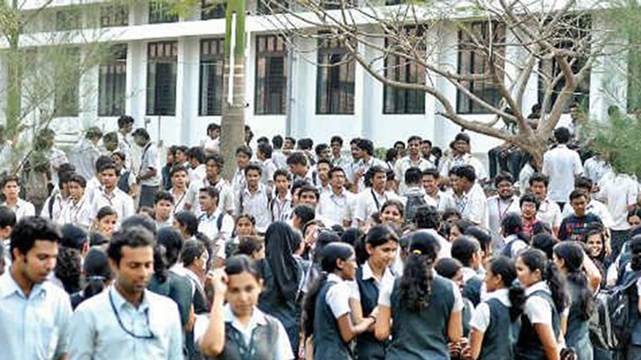 കൊല്ലത്തെ സിബിഎസ്ഇ സ്കൂളുകളില് പിടിഎ നിര്ജീവം കൊല്ലത്തെ സിബിഎസ്ഇ സ്കൂളുകളില് പിടിഎ നിര്ജീവം