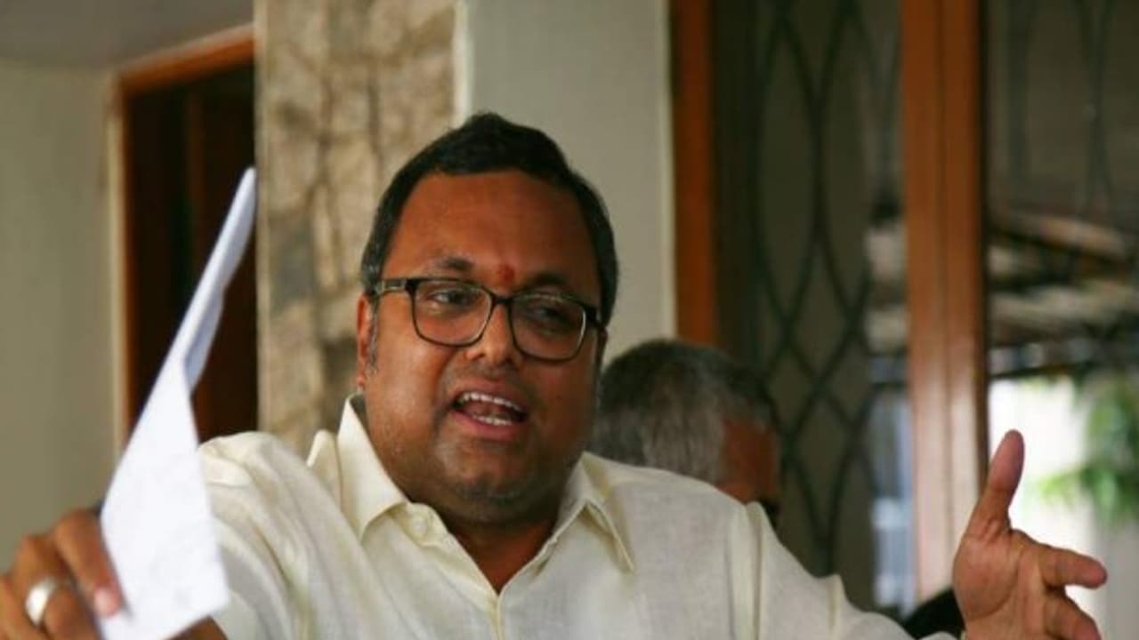 லுக் அவுட் சர்குலரை ரத்து செய்ய வேண்டும் மீண்டும் மீண்டும் மனுதாக்கல் செய்யும் கார்த்தி சிதம்பரம் லுக் அவுட் சர்குலரை ரத்து செய்ய வேண்டும் மீண்டும் மீண்டும் மனுதாக்கல் செய்யும் கார்த்தி சிதம்பரம்