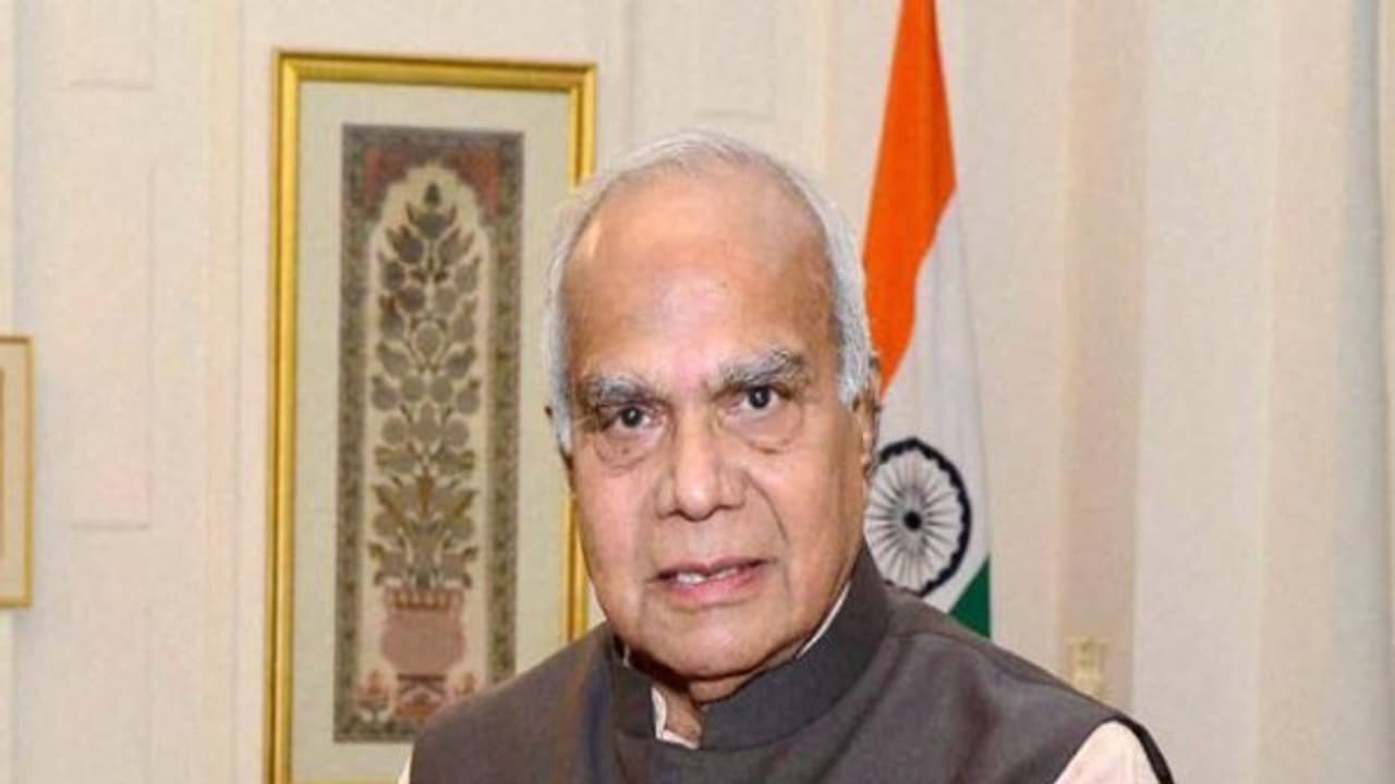 ஆளுநரைப் பற்றி பேசினால் அவ்ளோதான்..! ஆளுநர் மாளிகை அதிரடி..! ஆளுநரைப் பற்றி பேசினால் அவ்ளோதான்..! ஆளுநர் மாளிகை அதிரடி..!