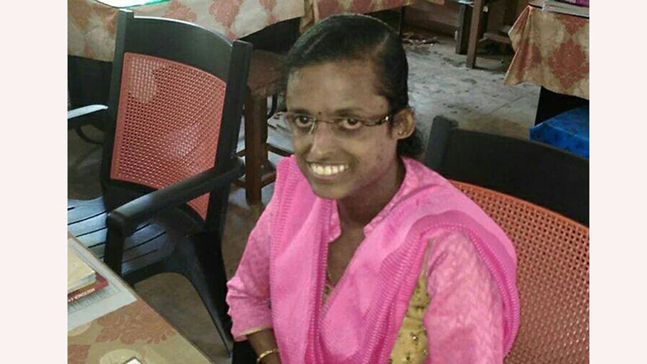 മെഡിക്കല് സര്ട്ടിഫിക്കറ്റിനായി ആശുപത്രിയില് ചെന്ന യുവതിയെ അപമാനിച്ച് ഡോക്ടര് മെഡിക്കല് സര്ട്ടിഫിക്കറ്റിനായി ആശുപത്രിയില് ചെന്ന യുവതിയെ അപമാനിച്ച് ഡോക്ടര്