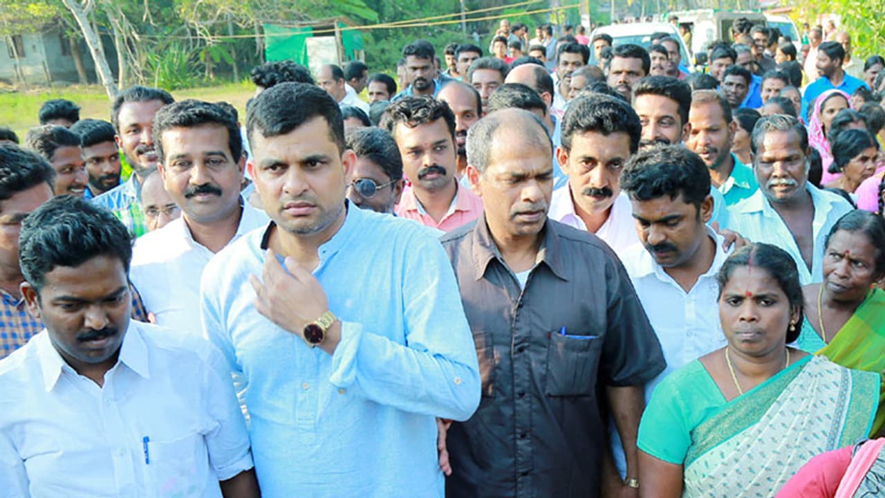 ചെയ്യാത്ത കുറ്റത്തിന് ശിക്ഷ 20 വര്ഷം തടവ്; ഒടുവില് വീട്ടിലെത്തിയപ്പോള് കാത്തിരുന്ന അമ്മ യാത്രയായി ചെയ്യാത്ത കുറ്റത്തിന് ശിക്ഷ 20 വര്ഷം തടവ്; ഒടുവില് വീട്ടിലെത്തിയപ്പോള് കാത്തിരുന്ന അമ്മ യാത്രയായി