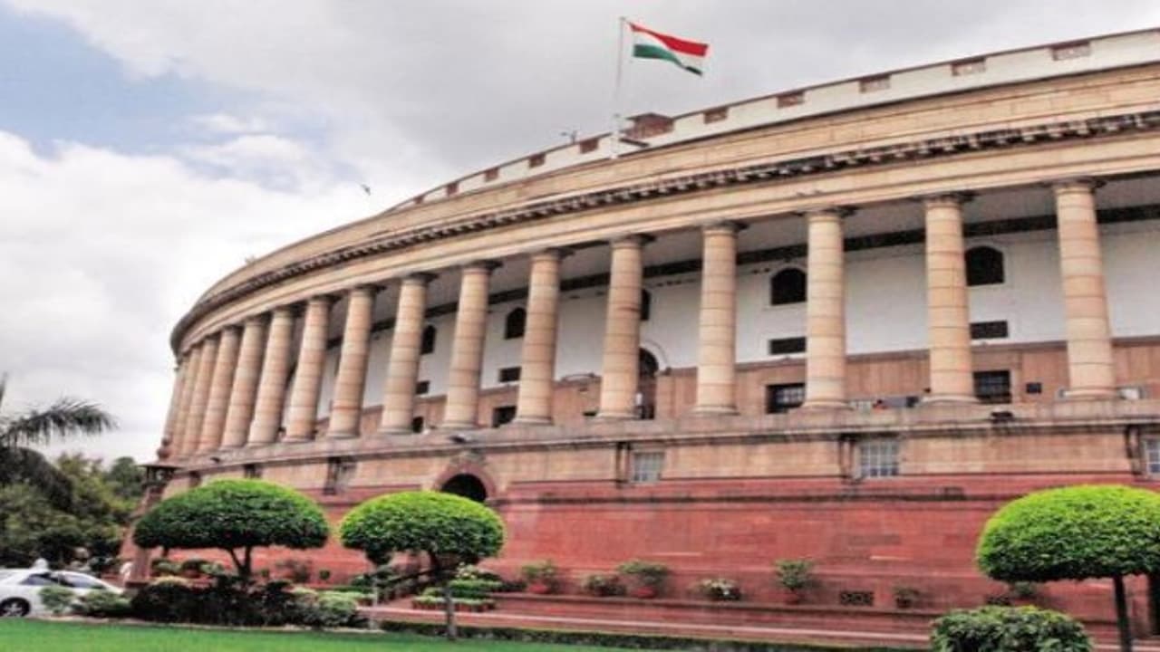 ಲೋಕಸಭಾ ಚುನಾವಣೆಗೆ ಐಶ್ವರ್ಯ ರೈ ಸ್ಪರ್ಧೆ..? ಲೋಕಸಭಾ ಚುನಾವಣೆಗೆ ಐಶ್ವರ್ಯ ರೈ ಸ್ಪರ್ಧೆ..?