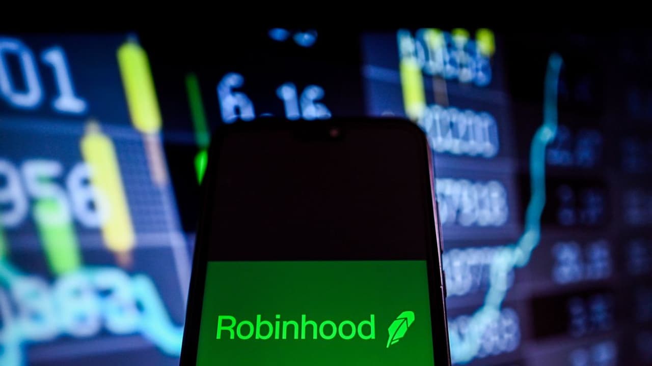 Robinhood Stock Climbs Pre Market On Goldman Sachs Upgrade And Price Target Hike, But Retail Views Are Mixed Robinhood Stock Climbs Pre Market On Goldman Sachs Upgrade And Price Target Hike, But Retail Views Are Mixed