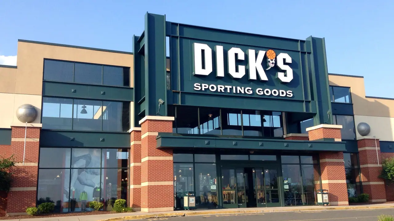 Dick’s Sporting Goods Stock Rises Ahead Of Q3 Earnings: Retail’s Cautiously Optimistic Dick’s Sporting Goods Stock Rises Ahead Of Q3 Earnings: Retail’s Cautiously Optimistic