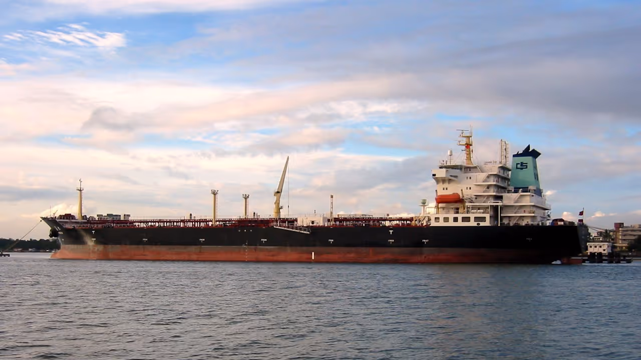 Frontline Stock Slides After Q3 Earnings Miss: Retail Sentiment Sours Frontline Stock Slides After Q3 Earnings Miss: Retail Sentiment Sours