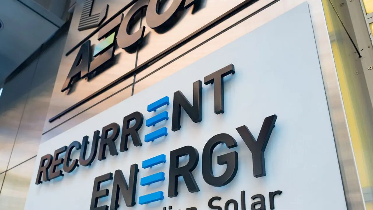 Canadian Solar Stock Tumbles On Q3 Earnings Miss: Retail Keeps Faith Canadian Solar Stock Tumbles On Q3 Earnings Miss: Retail Keeps Faith