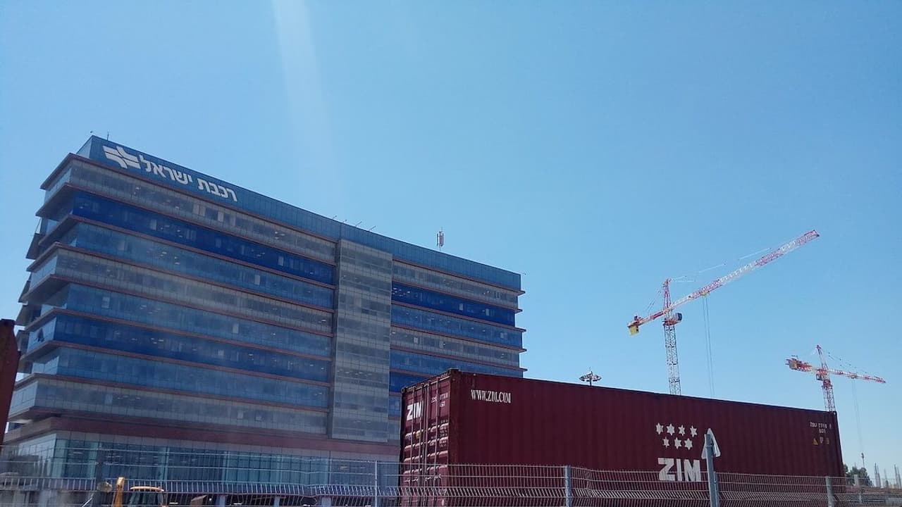 ZIM Integrated Shipping Stock Surges Pre Market After Strong Q3 Earnings, Dividend Announcement: Retail Turns Extremely Bullish ZIM Integrated Shipping Stock Surges Pre Market After Strong Q3 Earnings, Dividend Announcement: Retail Turns Extremely Bullish