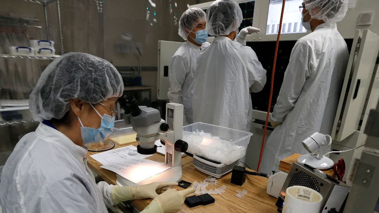Applied Optoelectronics Stock Slides To 4-Week Low After Downgrade, Flagging Revenue Risk: Retail Bearish