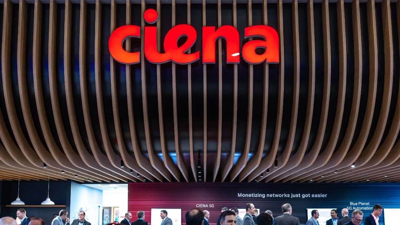 Ciena Stock Hits Record High On Upbeat Guidance, Despite Q4 Earnings Miss: Debate Spikes Retail Chatter To Annual Highs Ciena Stock Hits Record High On Upbeat Guidance, Despite Q4 Earnings Miss: Debate Spikes Retail Chatter To Annual Highs
