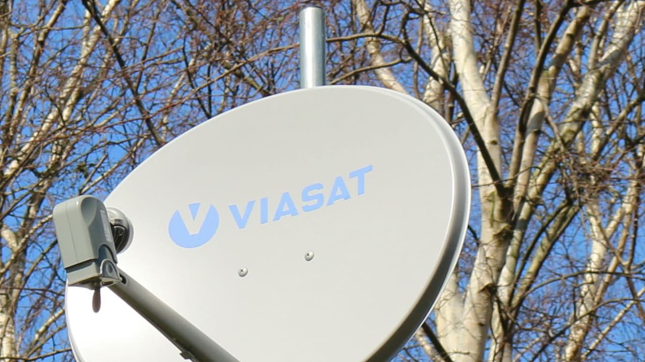 Viasat Stock Jumps Pre Market As US Rep. Debbie Schultz Buys Stake Amid Rising Russia Ukraine Conflict: Retail Activity Spikes