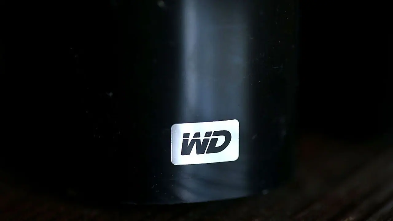 Western Digital Stock Falls After CEO Flags Flash Pricing Headwinds: Retail Mood Stays Cautious Western Digital Stock Falls After CEO Flags Flash Pricing Headwinds: Retail Mood Stays Cautious