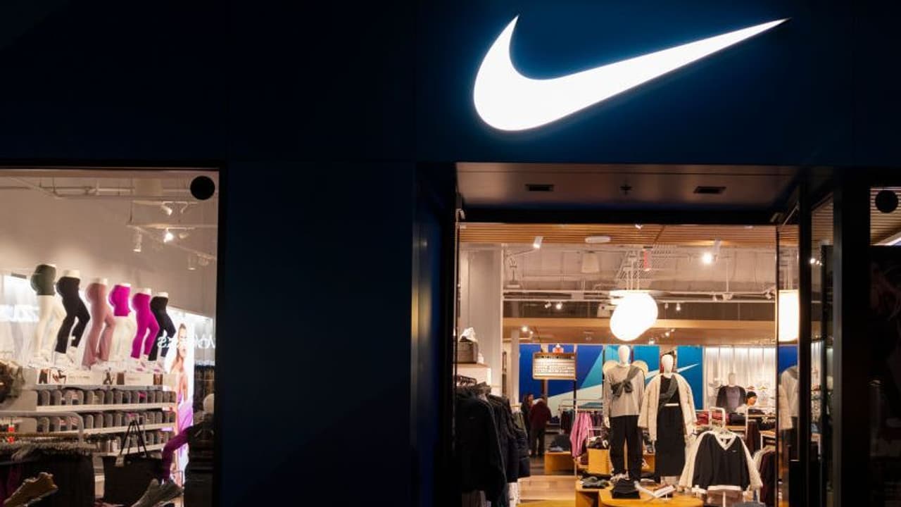 Nike Stock Slips Ahead of Q2 Earnings: Retail’s Cautious Nike Stock Slips Ahead of Q2 Earnings: Retail’s Cautious