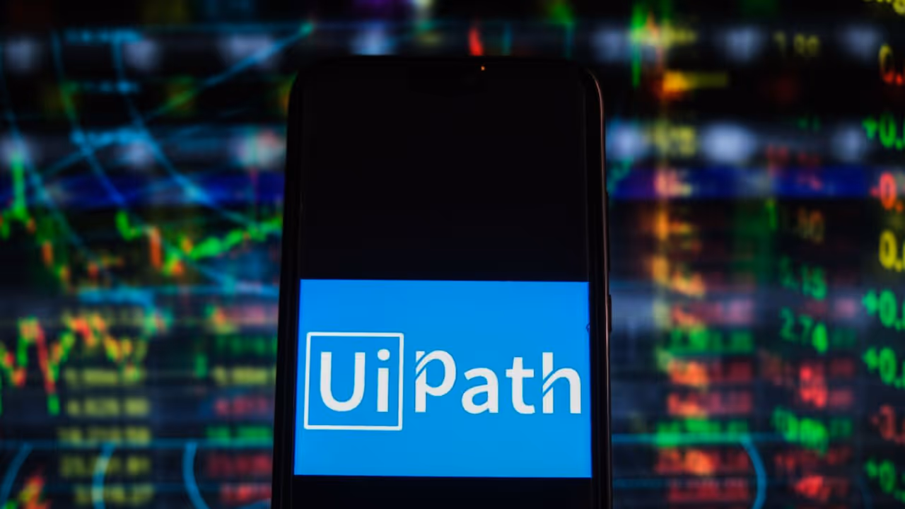 UiPath Stock Falls Despite Q3 Beat But Retail Sentiment Stays Firmly Positive UiPath Stock Falls Despite Q3 Beat But Retail Sentiment Stays Firmly Positive
