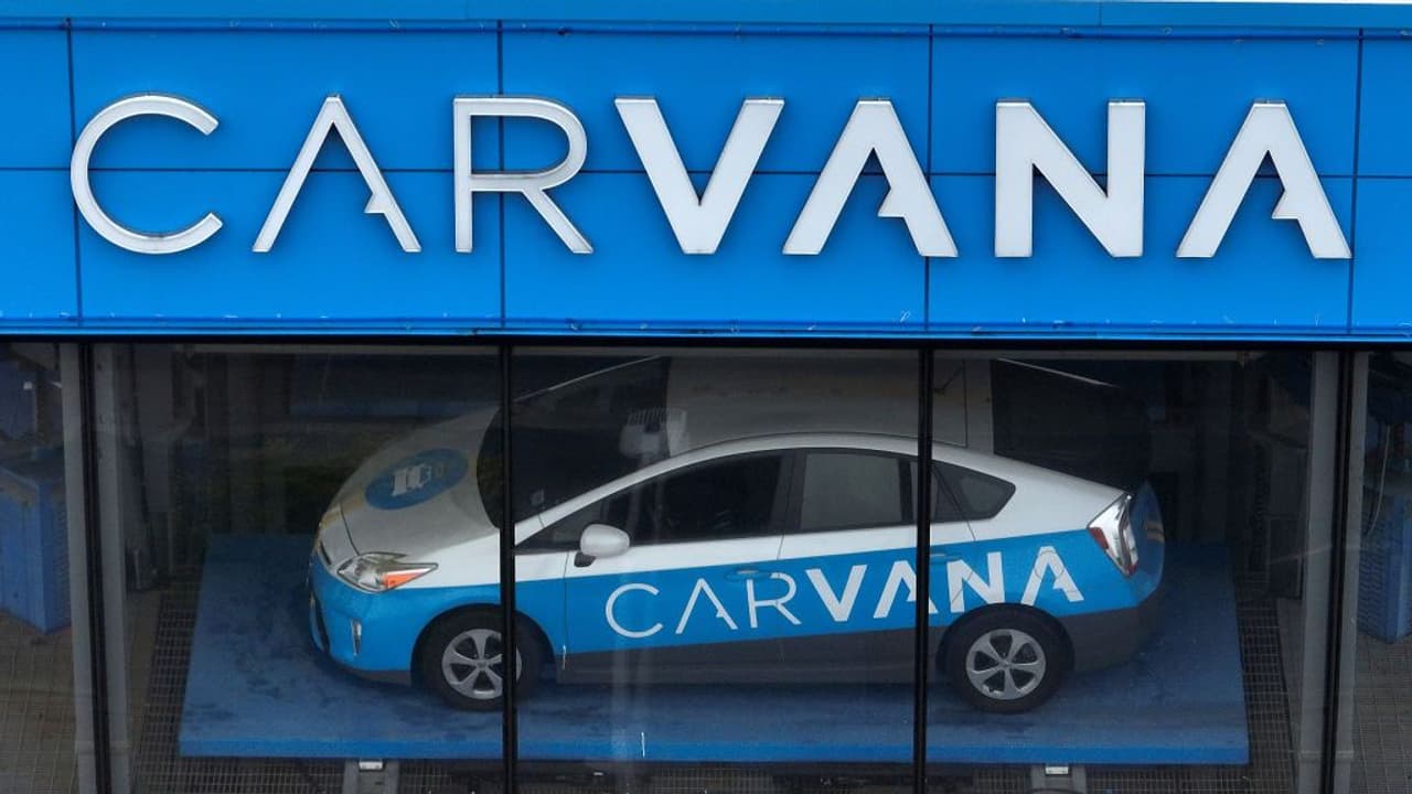 Carvana Stock Volatile After Hindenburg Short Report That Alleges Accounting Manipulation: Retail Mood Deflates Carvana Stock Volatile After Hindenburg Short Report That Alleges Accounting Manipulation: Retail Mood Deflates