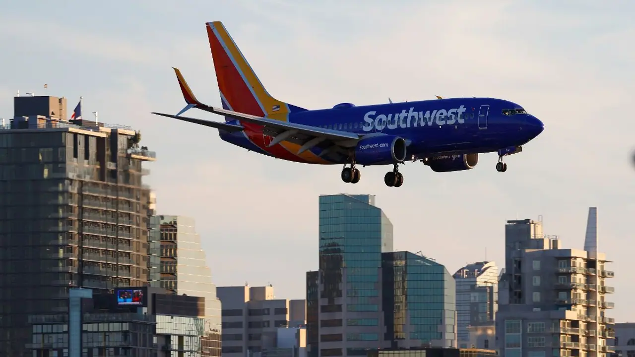 Southwest Airlines Announces Sale, Leaseback Of Boeing Aircraft: Retail Sentiment Remains Positive Southwest Airlines Announces Sale, Leaseback Of Boeing Aircraft: Retail Sentiment Remains Positive