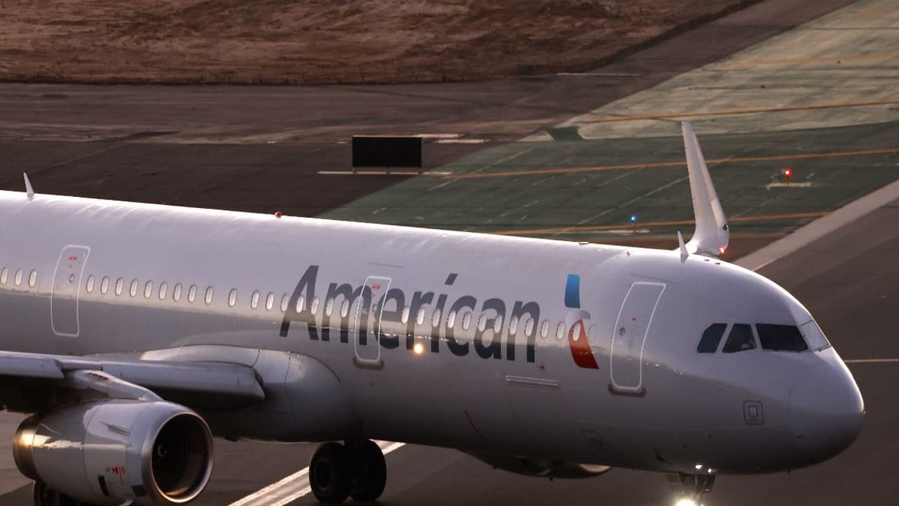 American Airlines Tops Stocktwits Trending List After Technical Issue Disrupts Flights On Christmas Eve: Retail’s Skeptical American Airlines Tops Stocktwits Trending List After Technical Issue Disrupts Flights On Christmas Eve: Retail’s Skeptical