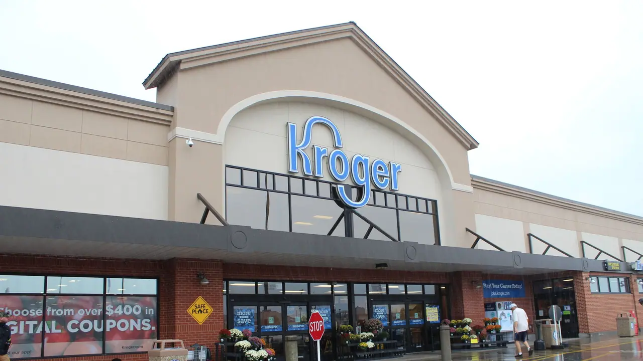 Kroger Stock Rises On Strong Q3 Earnings: Retail Sentiment Brightens Kroger Stock Rises On Strong Q3 Earnings: Retail Sentiment Brightens