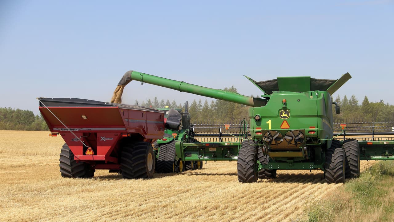 Deere & Co Stock In Focus After Significant Decline In Earnings And Downbeat Guidance: Retail’s Disappointed