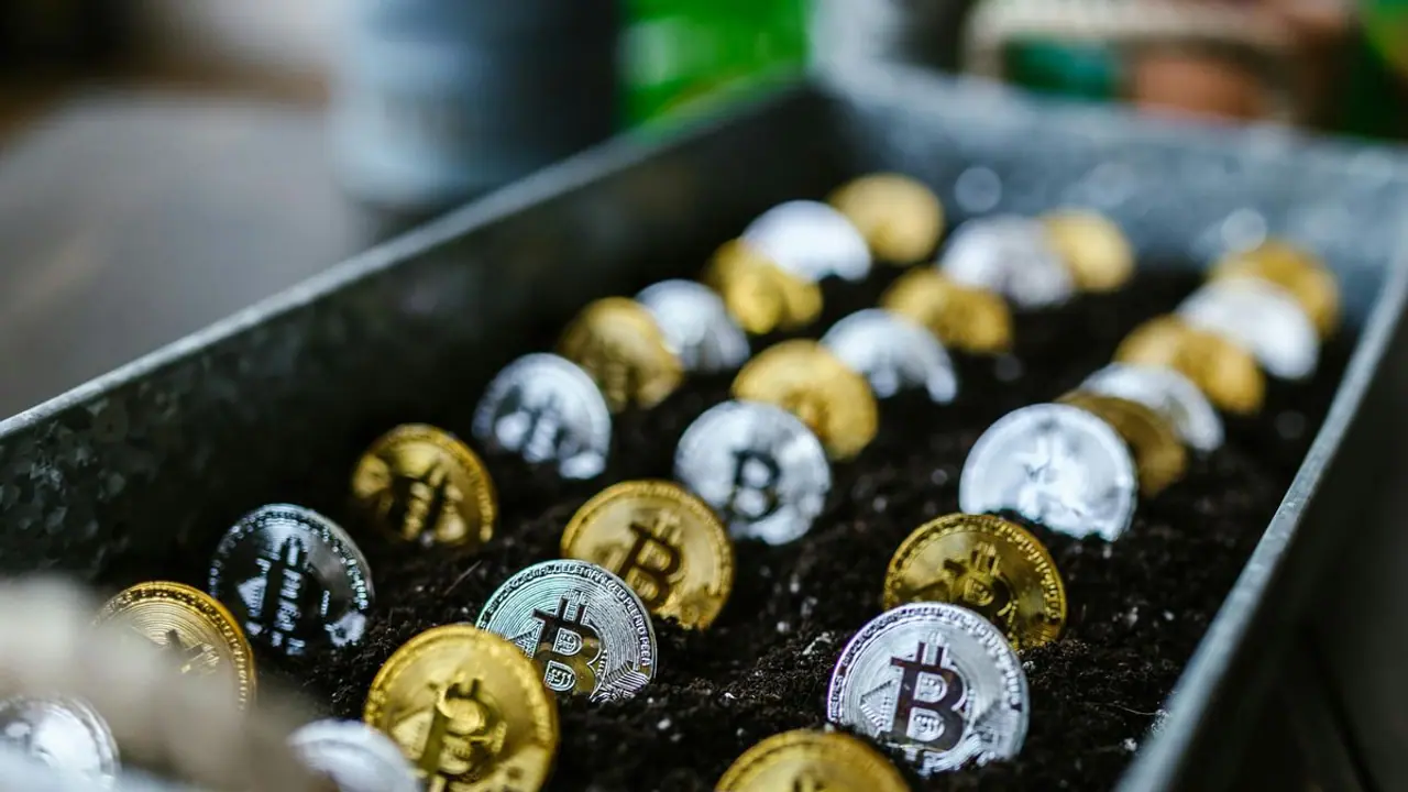 KULR Technology Tumbles On MicroStrategy Like Bitcoin Play: Retail Awaits Clearer Roadmap