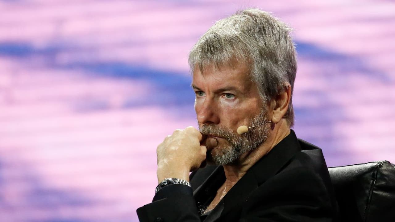 MicroStrategy Stock Slides As Bitcoin Buying Spree Continues Amid Mounting Liquidity Fears: Retail On Edge MicroStrategy Stock Slides As Bitcoin Buying Spree Continues Amid Mounting Liquidity Fears: Retail On Edge